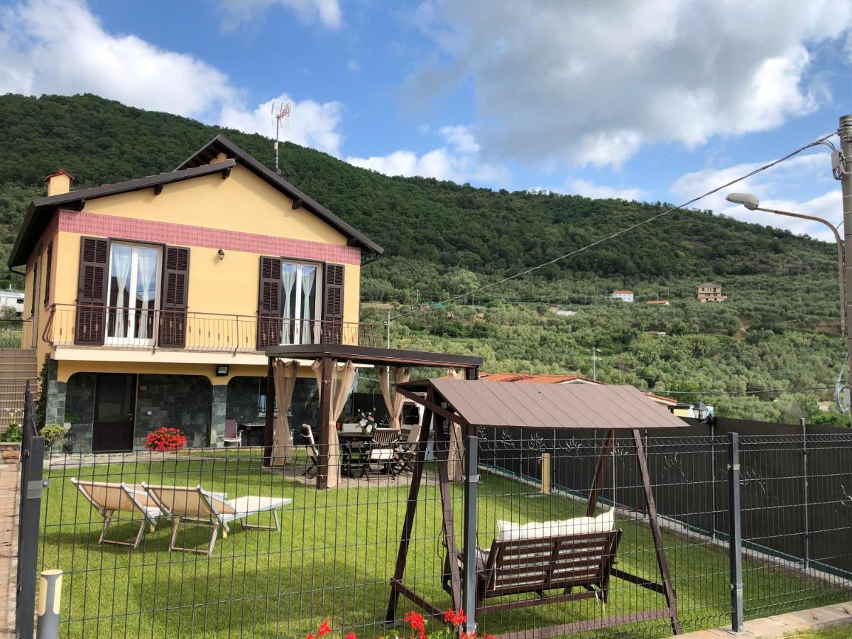 Casa Ginni Con Piscina E Giardino Caravonica Exteriér fotografie