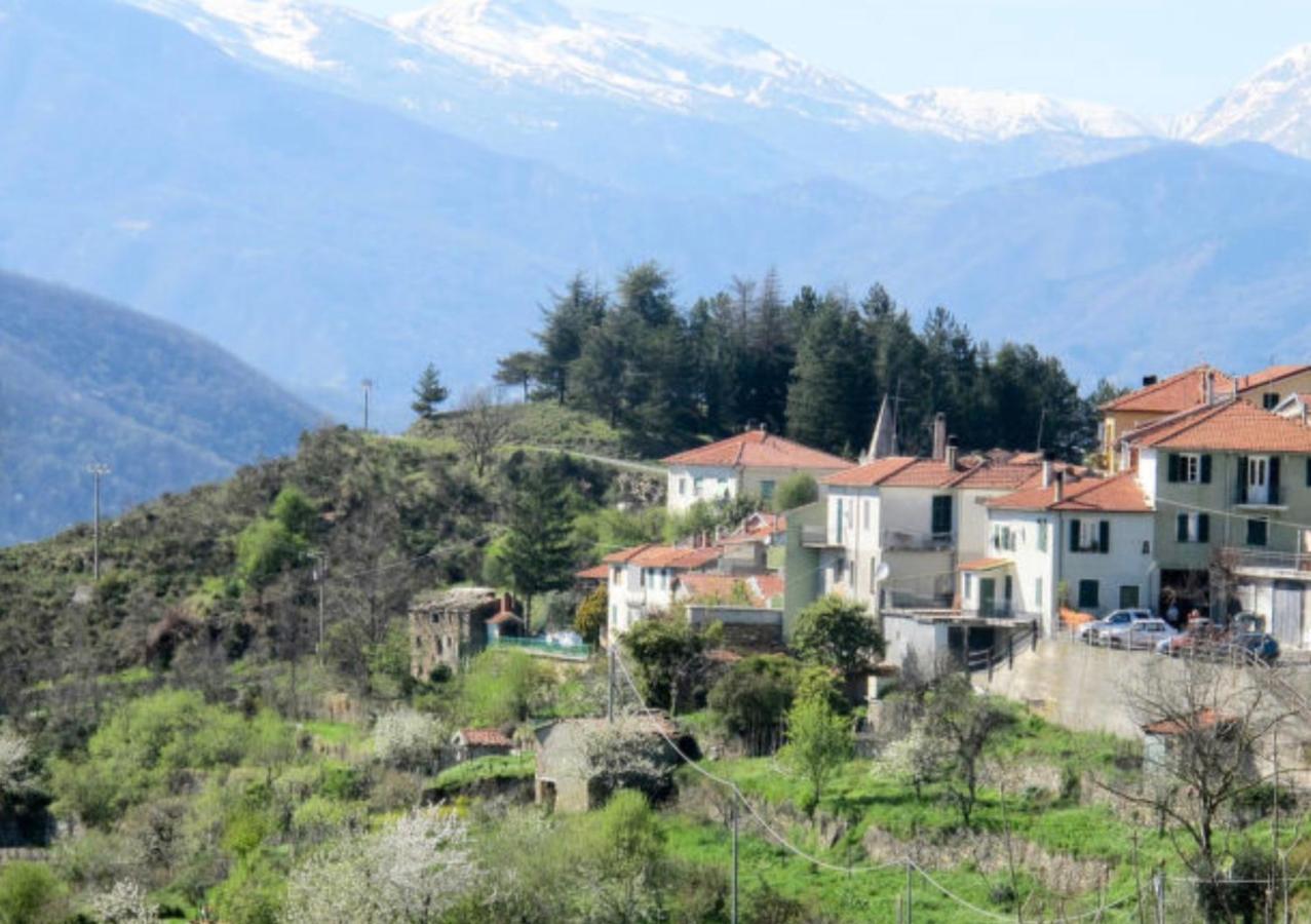 Casa Ginni Con Piscina E Giardino Caravonica Exteriér fotografie